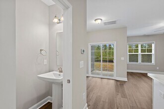 341 S Stingray Ln in Sneads Ferry, NC - Building Photo - Building Photo