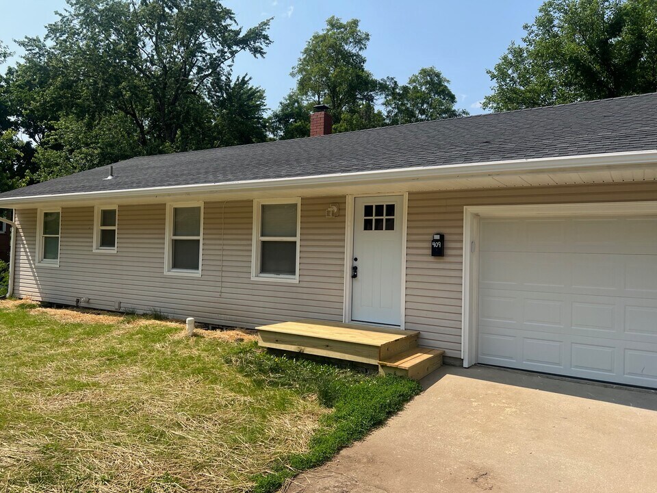 409 Anderson St in Warrensburg, MO - Building Photo