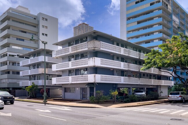 Ala Wai King Apartments in Honolulu, HI - Foto de edificio - Building Photo