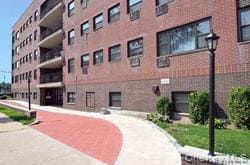 135 3rd Ave in Mineola, NY - Building Photo