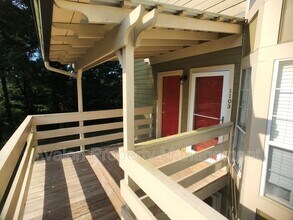 1104 Riverview Dr in Marietta, GA - Building Photo - Building Photo