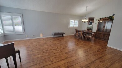 13422 Entreken Ave in San Diego, CA - Building Photo - Building Photo