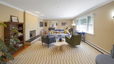 174 S Mountain Ave in Montclair, NJ - Building Photo - Building Photo