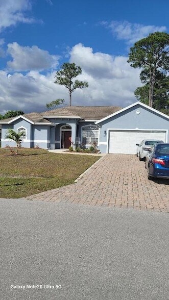 1211 SW Wellington Ave in Port St. Lucie, FL - Building Photo - Building Photo