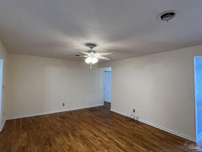 5425 Westwood Dr in Milton, FL - Building Photo - Building Photo