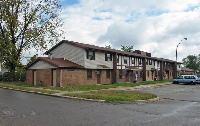 Olive Hills in Dayton, OH - Building Photo - Building Photo