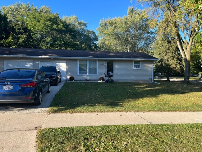 property at 2906 Glendale Ave