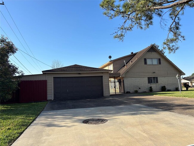 15622 Rock House Rd in Houston, TX - Building Photo - Building Photo