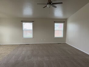 108 NE Malad Ct in Mountain Home, ID - Building Photo - Building Photo