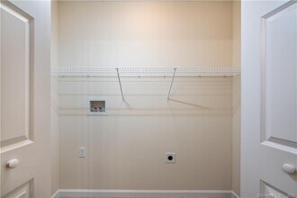 28 Woodside Dr in Tolland, CT - Building Photo - Building Photo