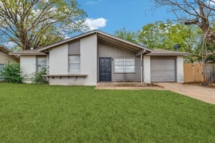 404 Darlene Ln in Arlington, TX - Building Photo
