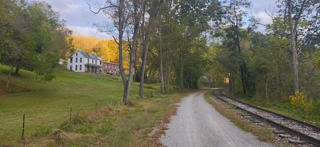 12280 Rail View Ct in Glen Rock, PA - Building Photo - Building Photo