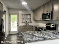 2703 N Centennial St photo'