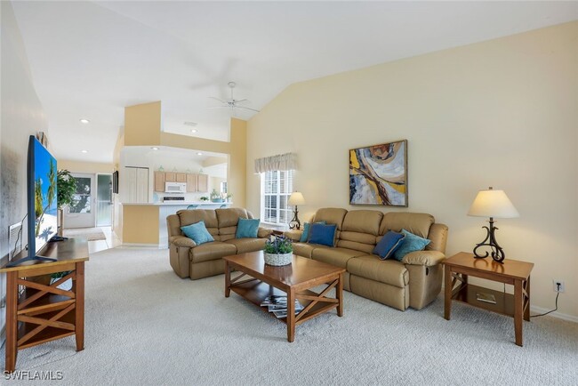 736 Wiggins Lake Dr in Naples, FL - Building Photo - Building Photo