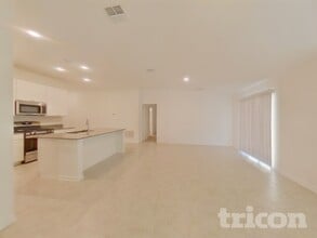 34036 Sky Blossom Cir in Leesburg, FL - Building Photo - Building Photo