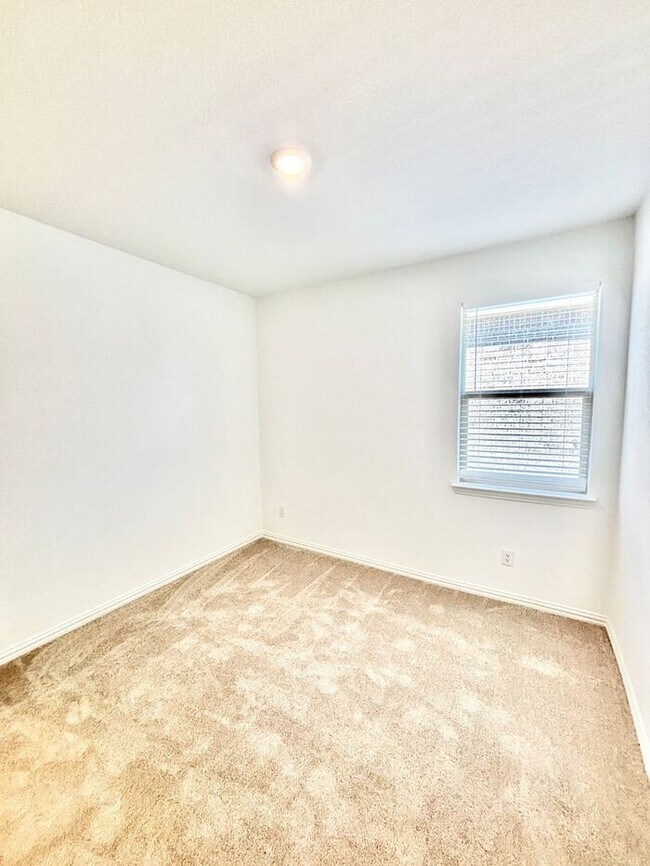 property at 1819 Memorable Moment Dr