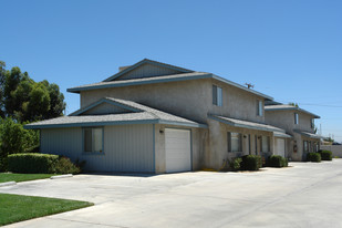 15735 Tokay St in Victorville, CA - Foto de edificio - Building Photo