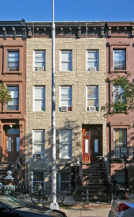 365 Greene Ave in Brooklyn, NY - Building Photo