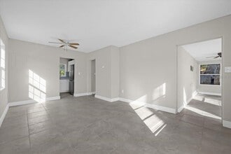 907 Columbia St in Orlando, FL - Building Photo - Building Photo