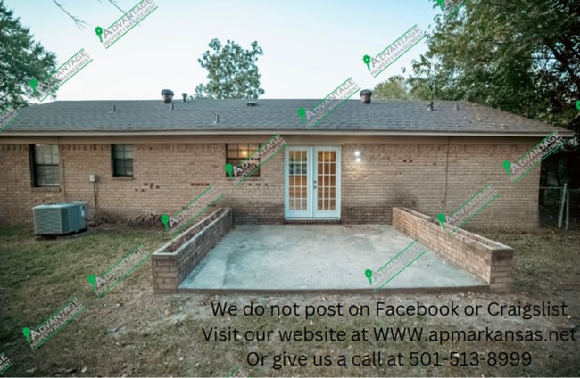 2023 Simms St in Conway, AR - Foto de edificio - Building Photo