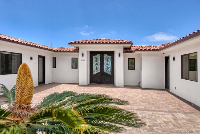 1168 Muirlands Vista Way in La Jolla, CA - Building Photo - Building Photo