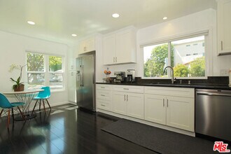2000 Glendon Ave in Los Angeles, CA - Building Photo - Building Photo