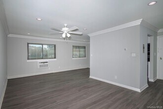 405 Brentwood Rd in Bay Shore, NY - Building Photo - Building Photo