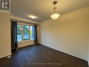 1B Clintwood Gate in Toronto, ON - Building Photo - Building Photo