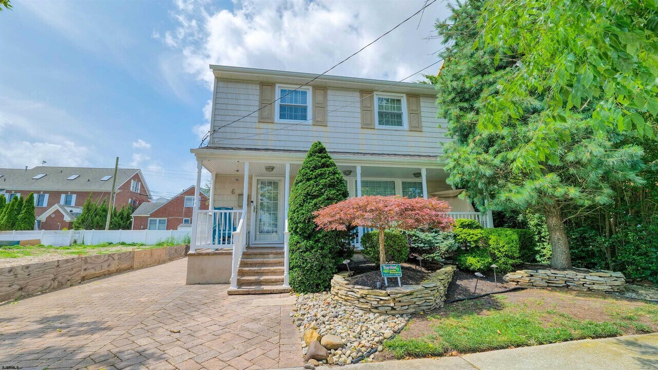 6 N Lancaster Ave in Margate City, NJ - Building Photo