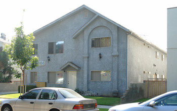 266 W Tujunga Ave in Burbank, CA - Building Photo - Building Photo