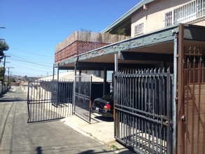 1906 W Imperial Hwy in Los Angeles, CA - Building Photo - Building Photo