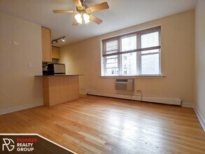 643 W Wrightwood Ave, Unit 411 in Chicago, IL - Building Photo - Building Photo
