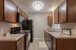 Hampton Court in Garland, TX - Building Photo