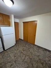 556 Jenks Ave E in St. Paul, MN - Building Photo - Building Photo