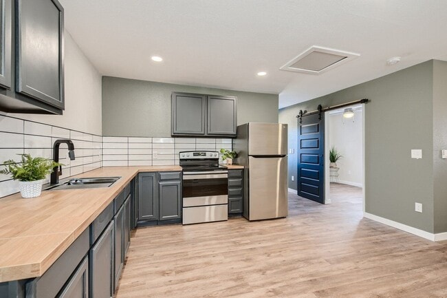 7770 S Kit Carson Dr