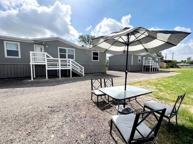 property at 3234 Bobbie Ln
