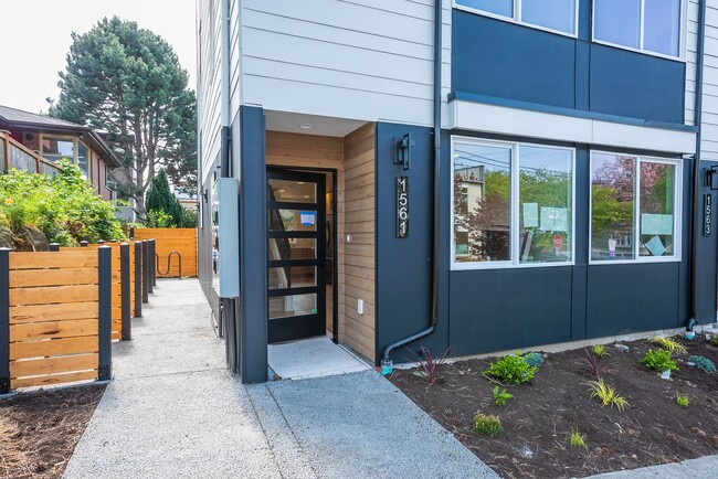 1561 NW 63rd St in Seattle, WA - Building Photo - Building Photo