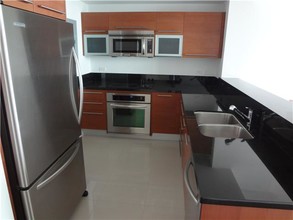 253 NE 2nd St, Unit 2105 in Miami, FL - Building Photo - Building Photo