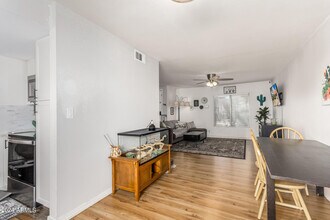 2548 W Monte Cristo Ave in Phoenix, AZ - Building Photo - Building Photo