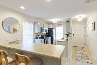 232 Tamarack Dr in Seneca, SC - Building Photo - Building Photo