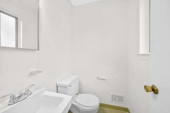 38224 Hixford Pl in Westland, MI - Building Photo - Building Photo