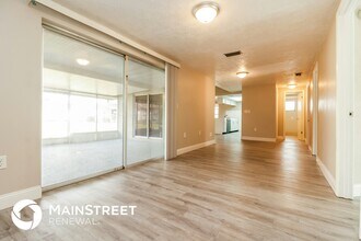 2105 Sugarbush Dr in Holiday, FL - Building Photo - Building Photo