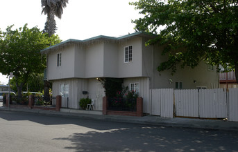 2804 Curtis Ave in Redwood City, CA - Building Photo - Building Photo