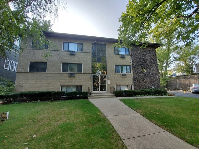 property at 109 S Elmwood Ave