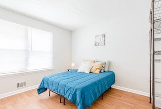 2628 Candler Woods Dr in Decatur, GA - Building Photo - Building Photo