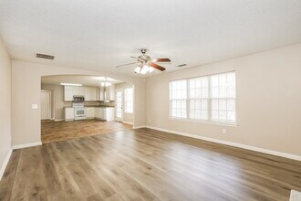 10900 Hondal Ct, Unit 1411 in Hampton, GA - Foto de edificio - Building Photo