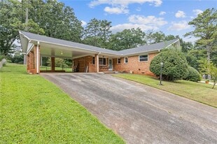 1435 Thomas Rd in Decatur, GA - Building Photo