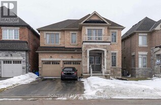 2318 Lozenby St in Innisfil, ON - Building Photo
