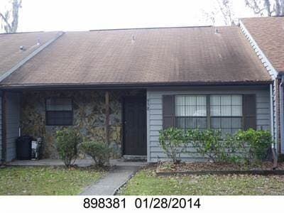 958 Village Dr in Brooksville, FL - Building Photo