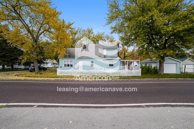 property at 1305 N 2nd St